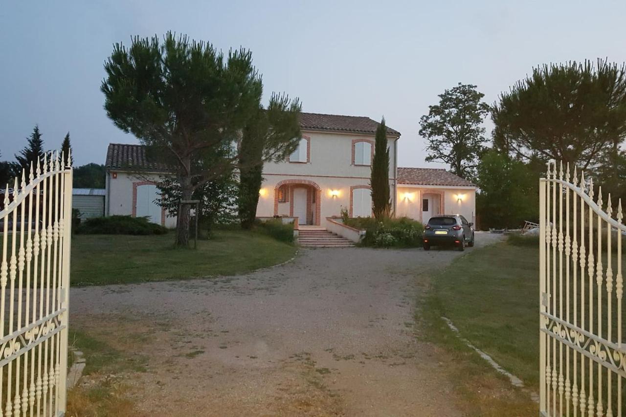 Logement Avec Piscine, Classe 3 Etoiles, De 42 M2 Tout Confort Au Calme Pour Un Couple Cahuzac-sur-Vère Eksteriør billede